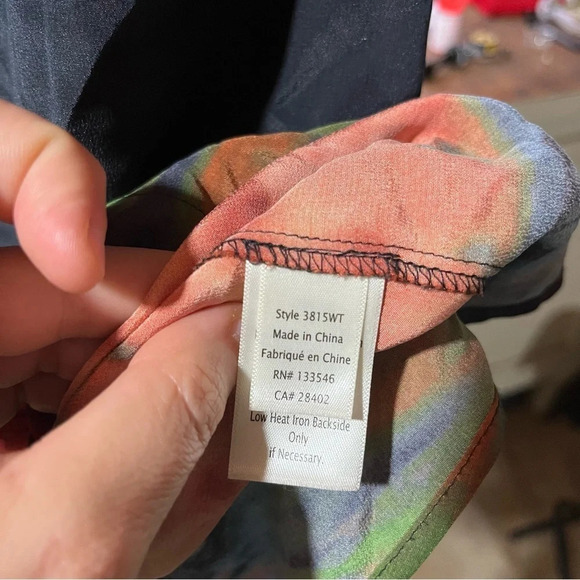 ECRU ~ Classic Cezanne Black and Floral 100% Silk Sleeveless Tank Button Down - Picture 5 of 10